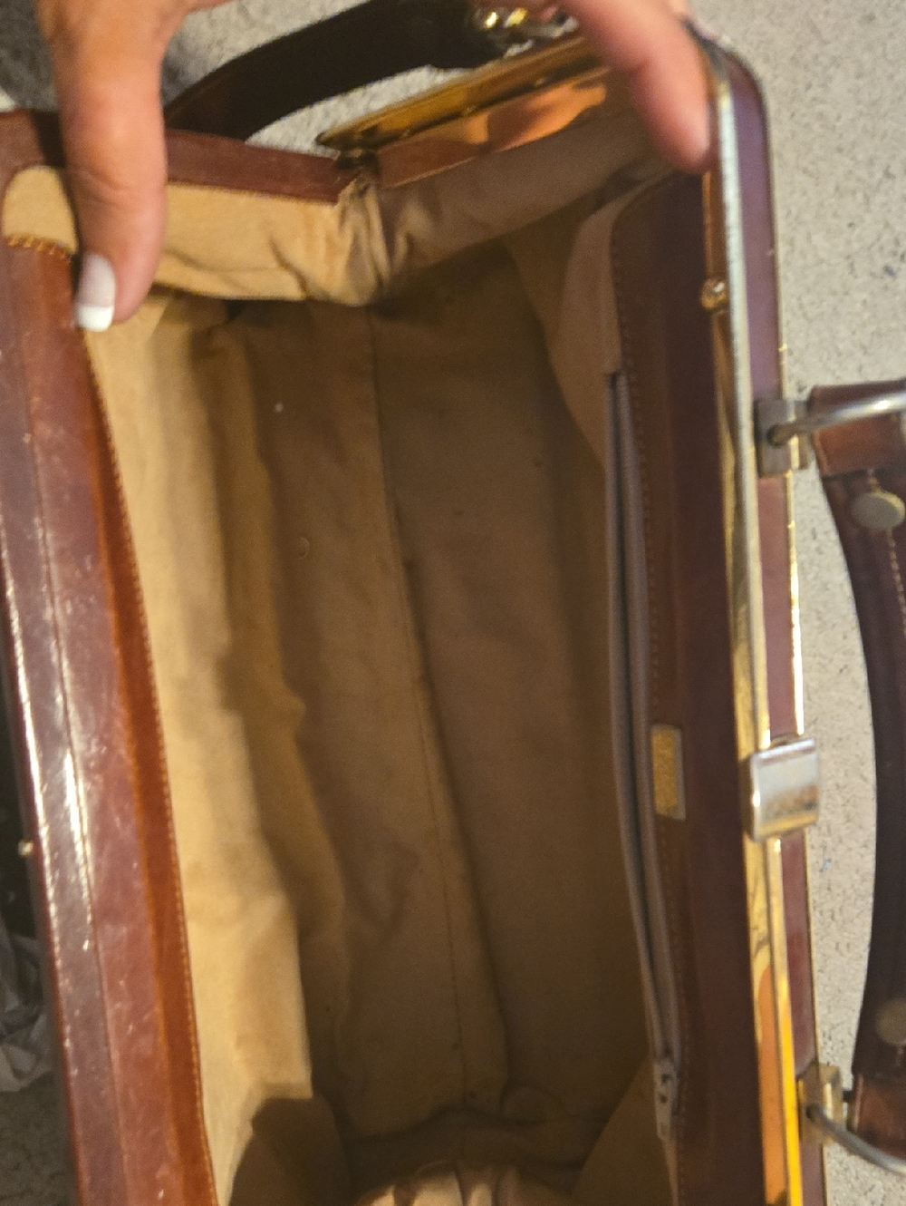 Oroton Chestnut Brown Leather Satchel with Top Handle - Picture 3 of 4